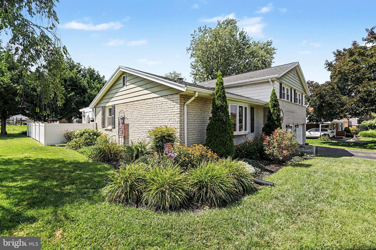 398 Folkstone Way