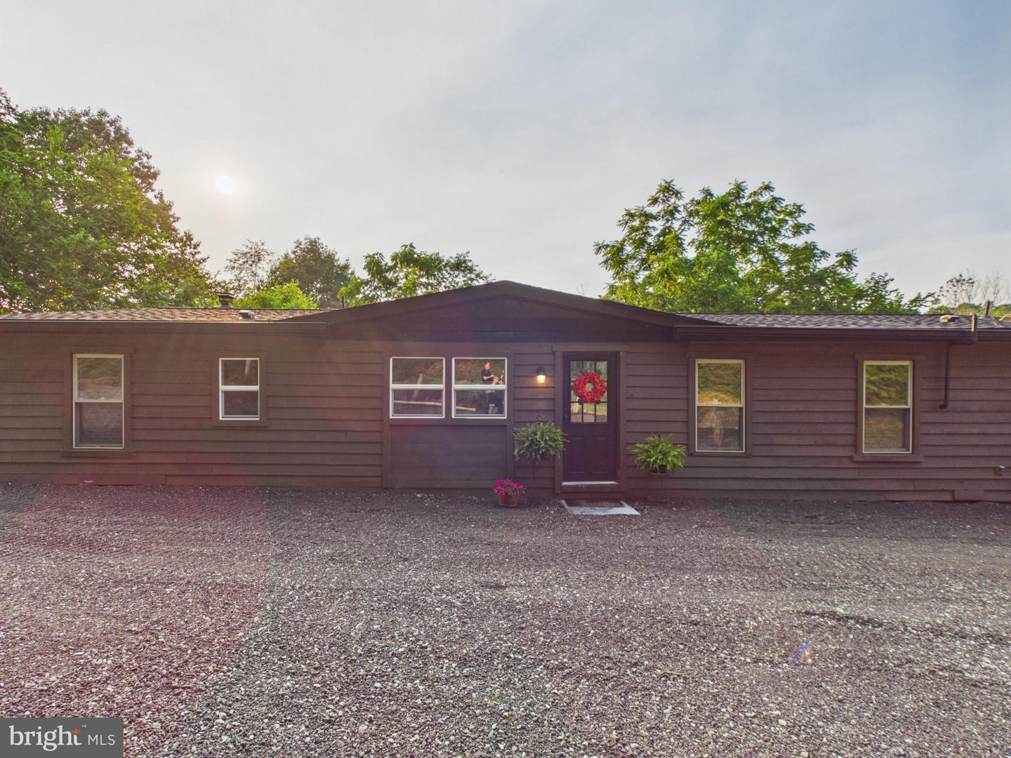 3997 Trone Road, Glenville