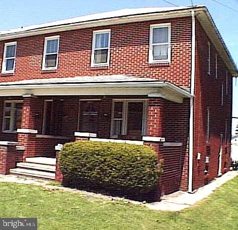 878 York Street
