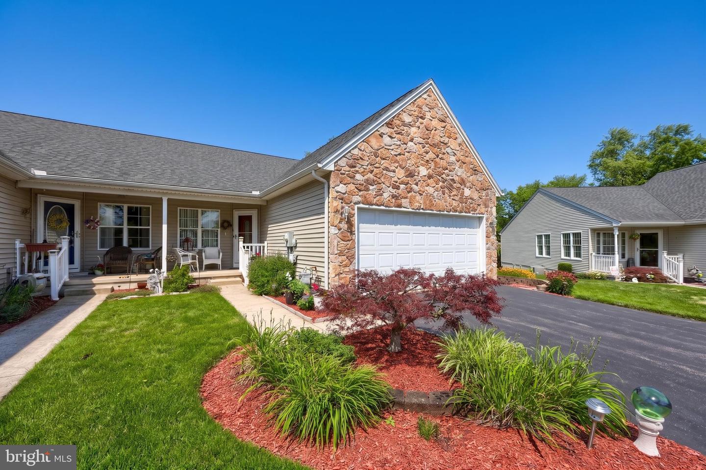1738 Boxwood Court