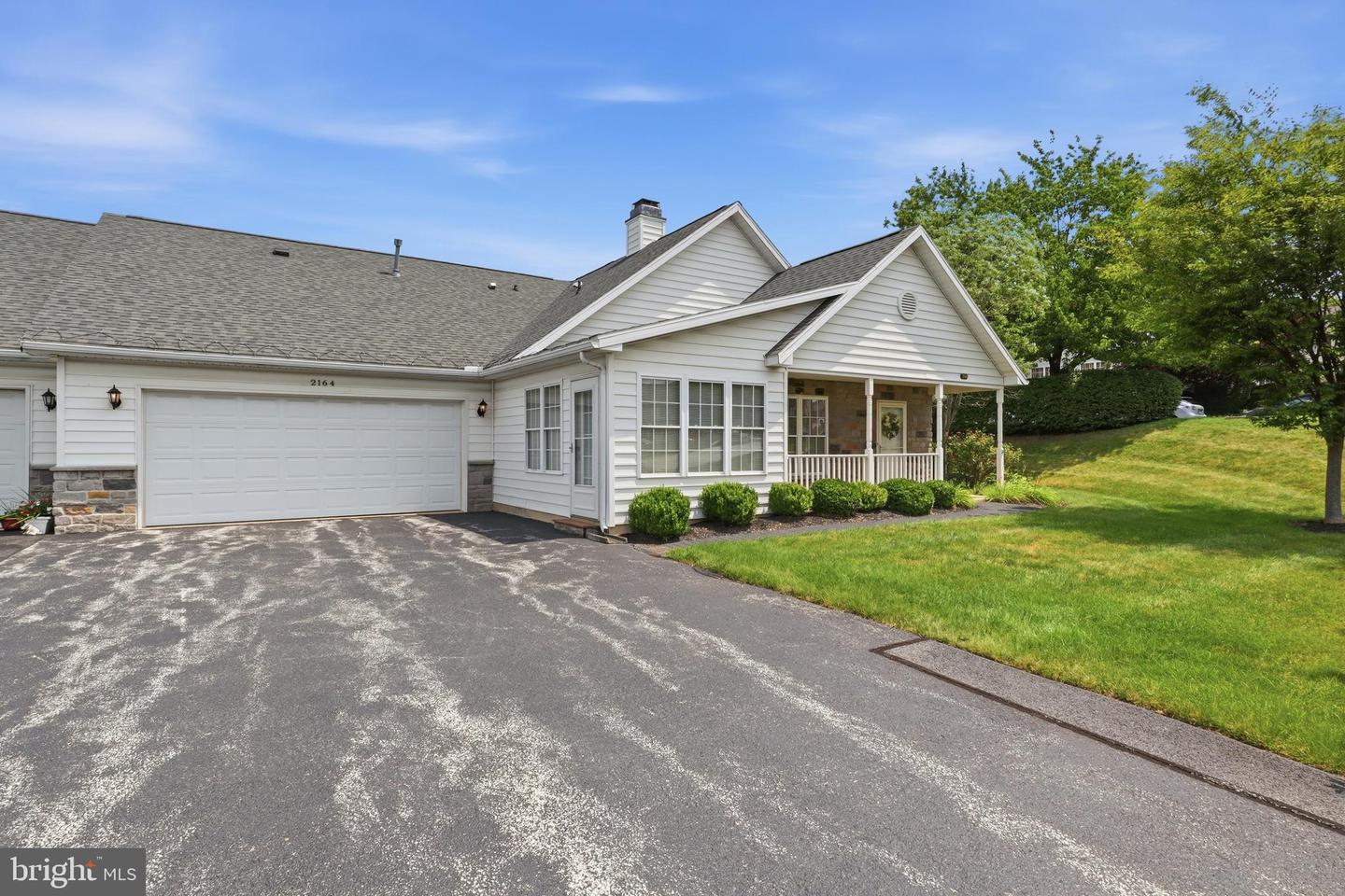 2164 Knob Hill