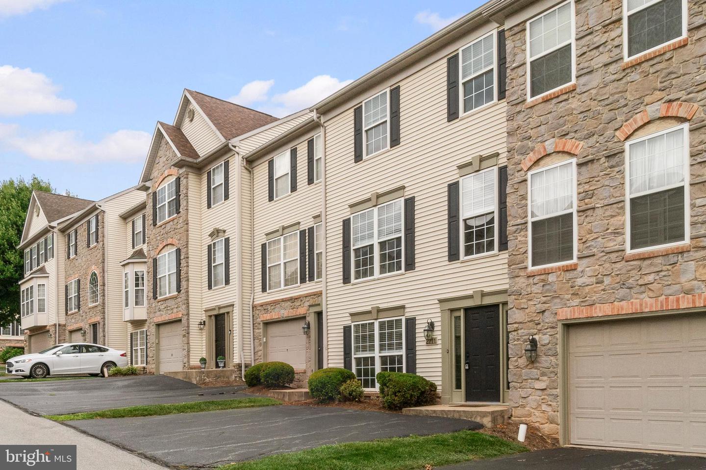 2711 Hunt Club Drive #62