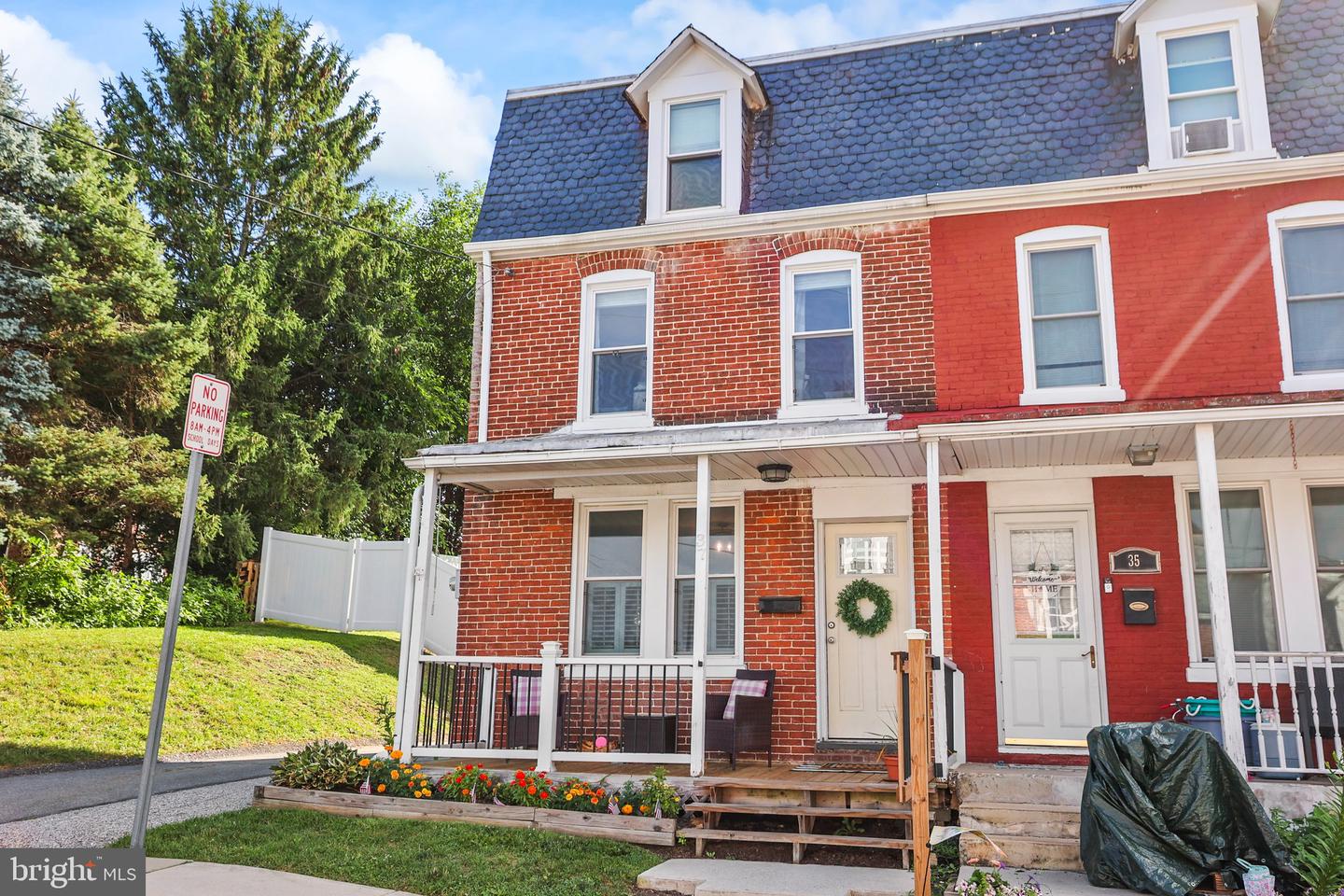 37 N Lee Street