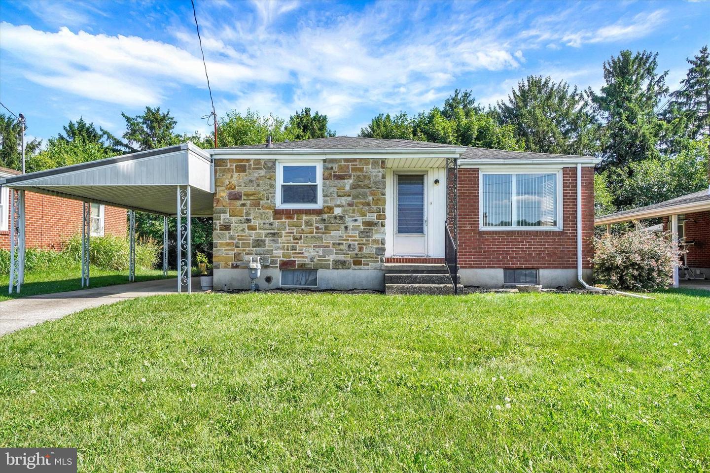 130 Knoll Lane