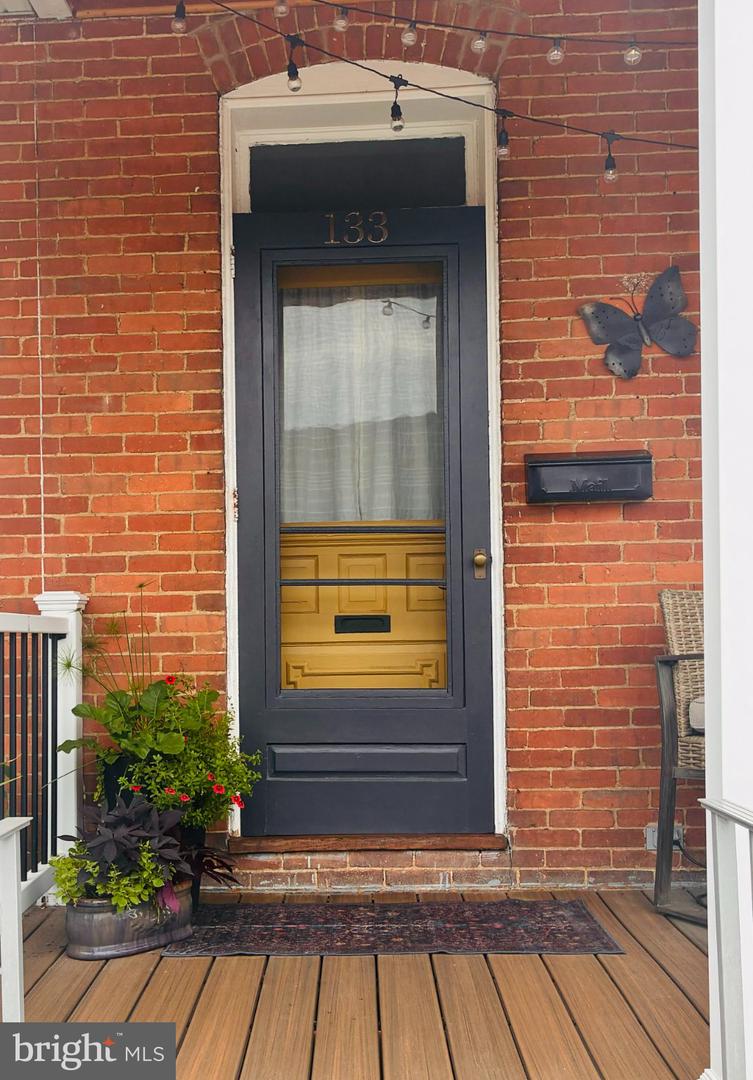 133 S Walnut Street