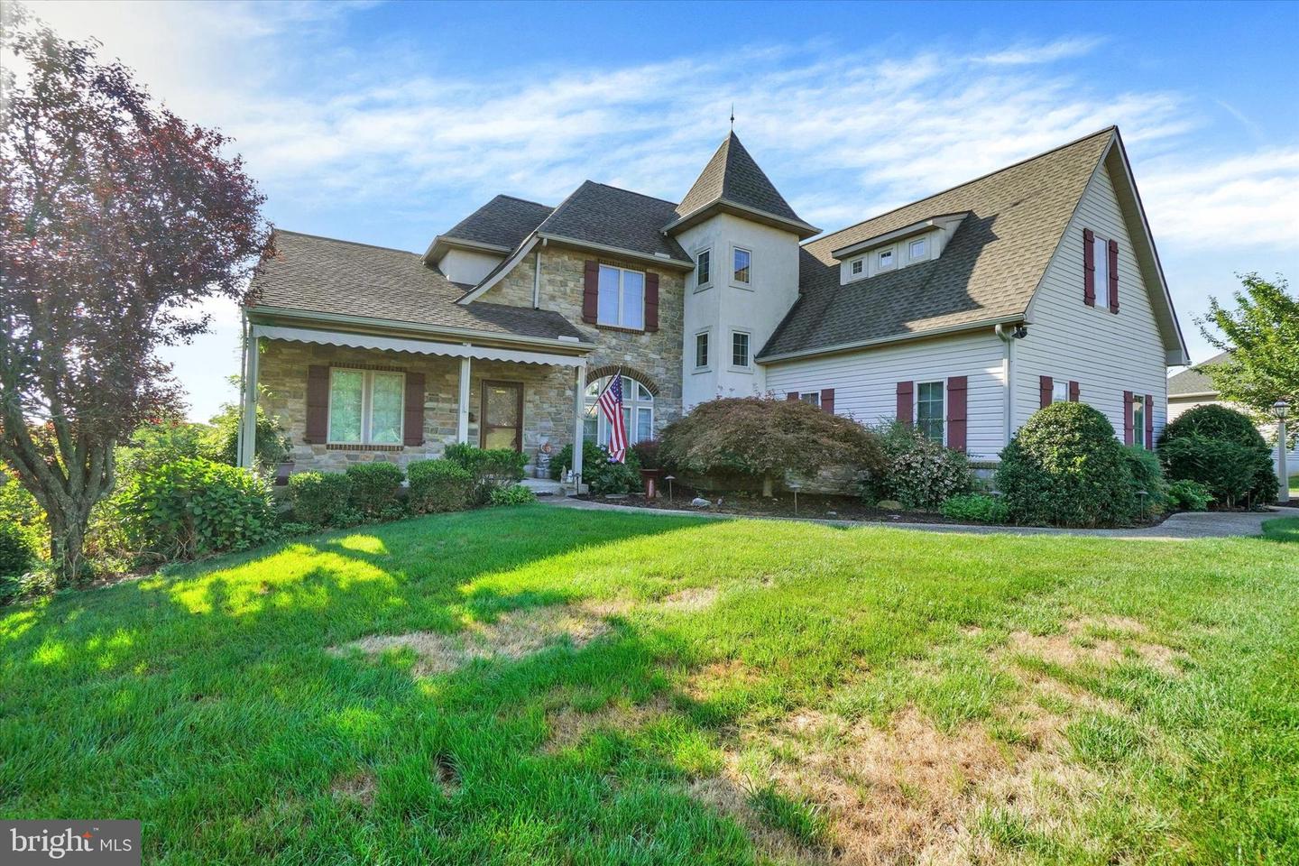 123 Livia Lane