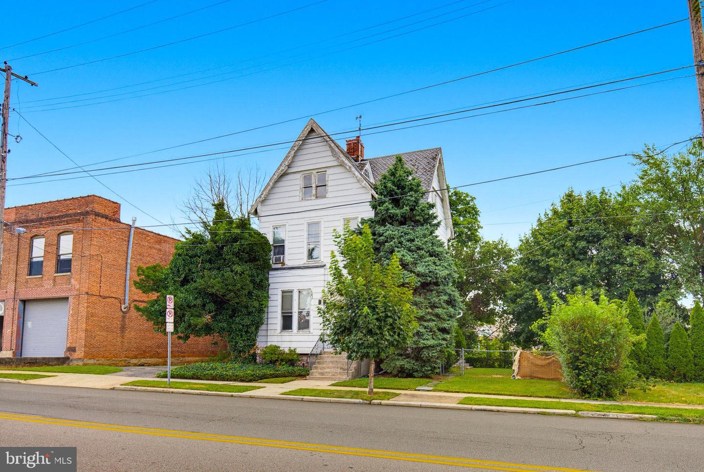 936 Linden Avenue
