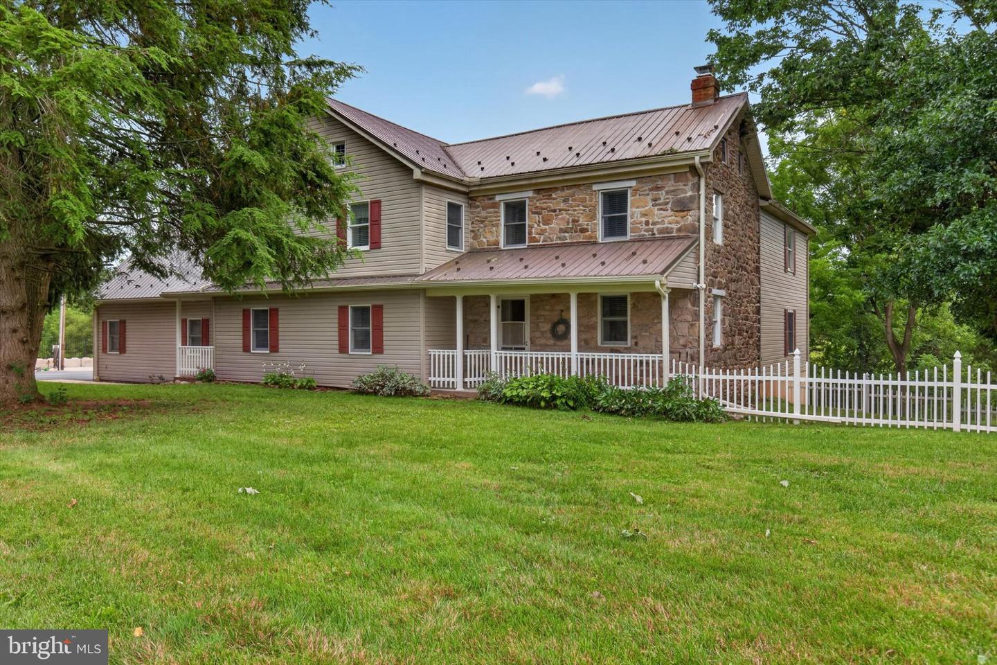 1140 Angus Lane