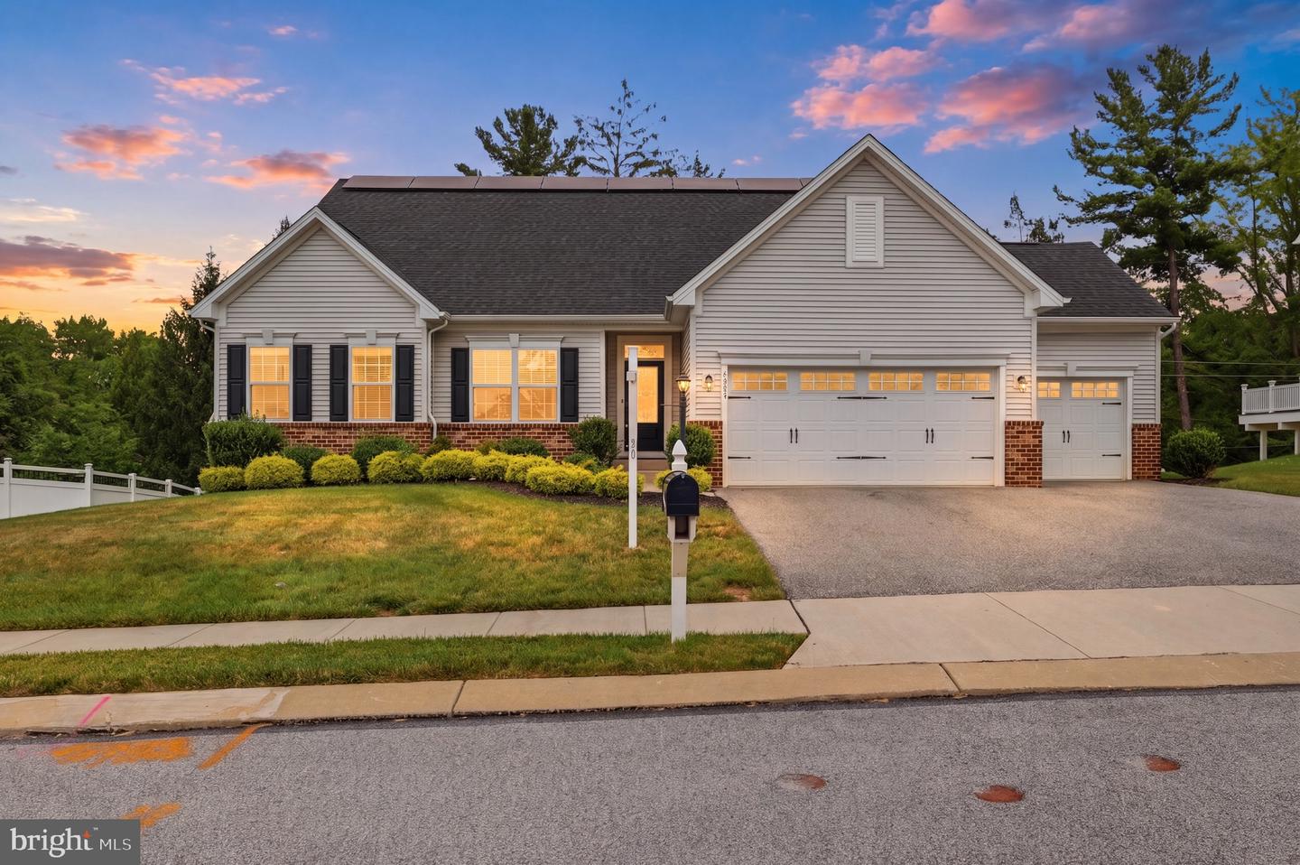 1013 Pin Oak Lane