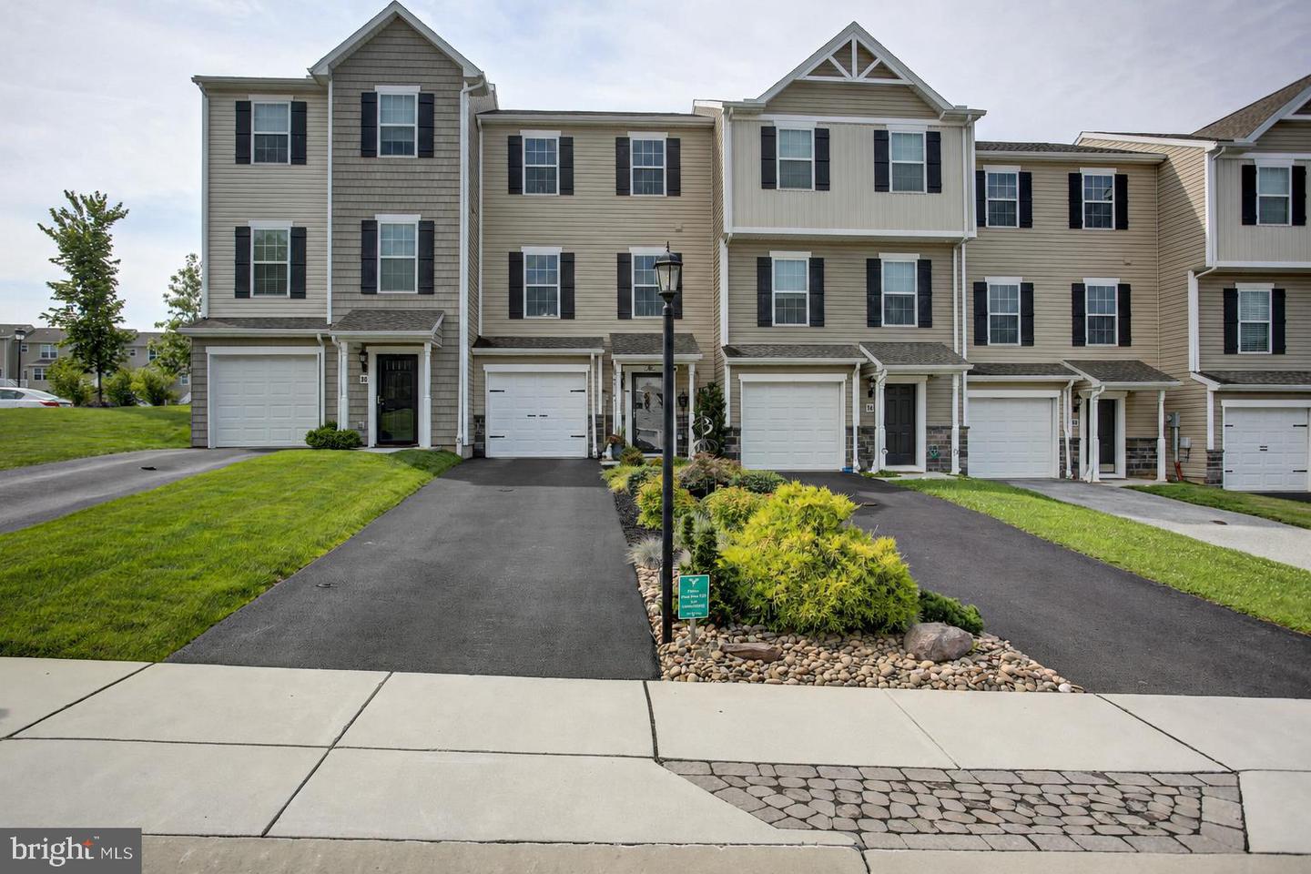 82 Ayrshire Drive