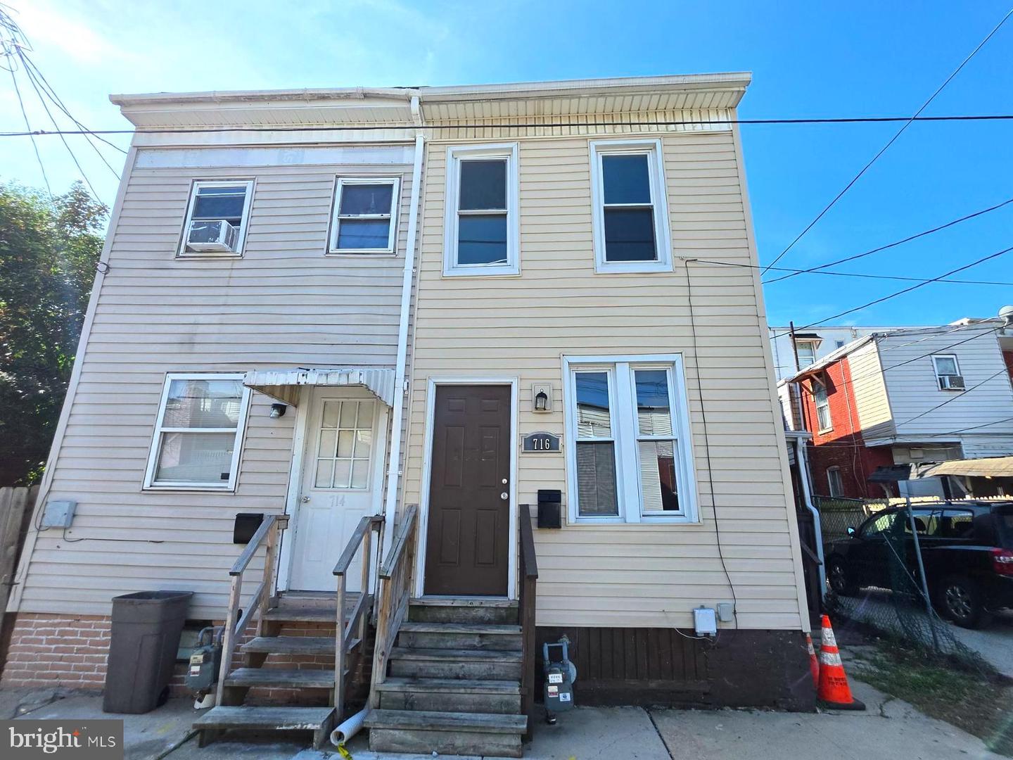 716 School Place