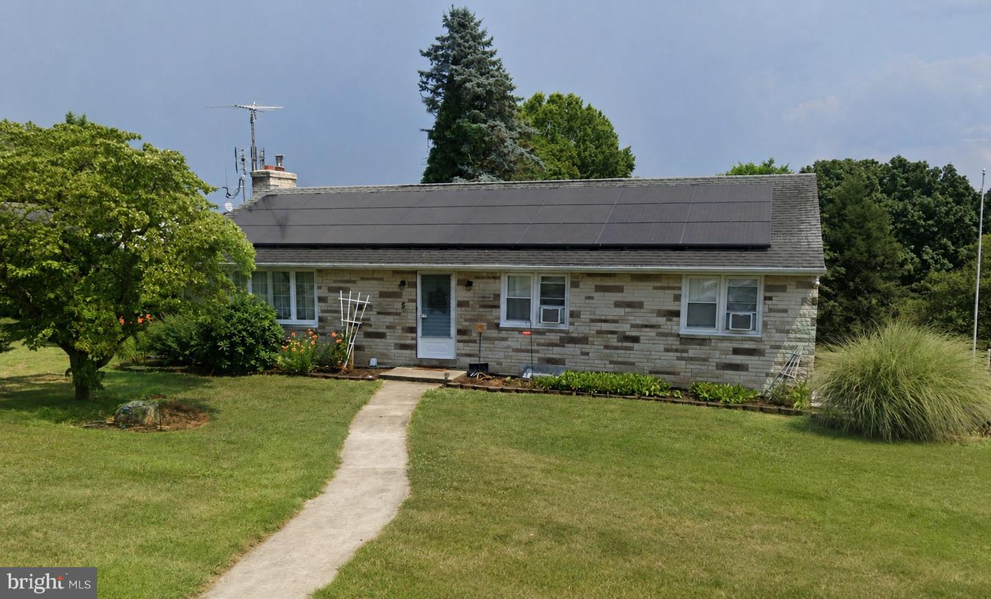 5 Monticello Avenue