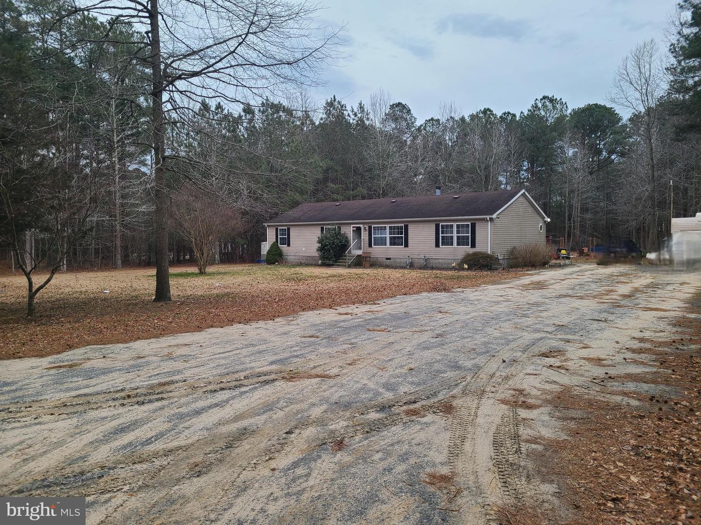 33206 Crabapple Lane, New Church