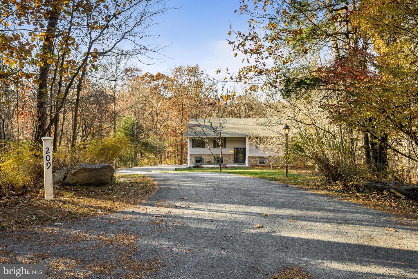 209 Raintree Road, Verona