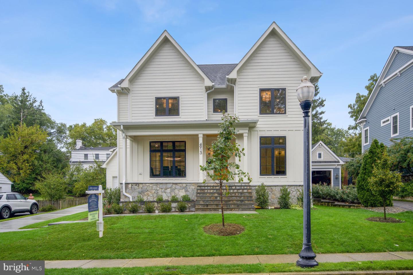 4913 33rd Road N, Arlington