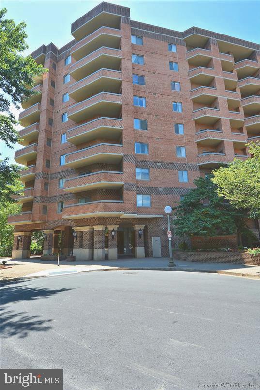 1050 N Stuart Street #800, Arlington