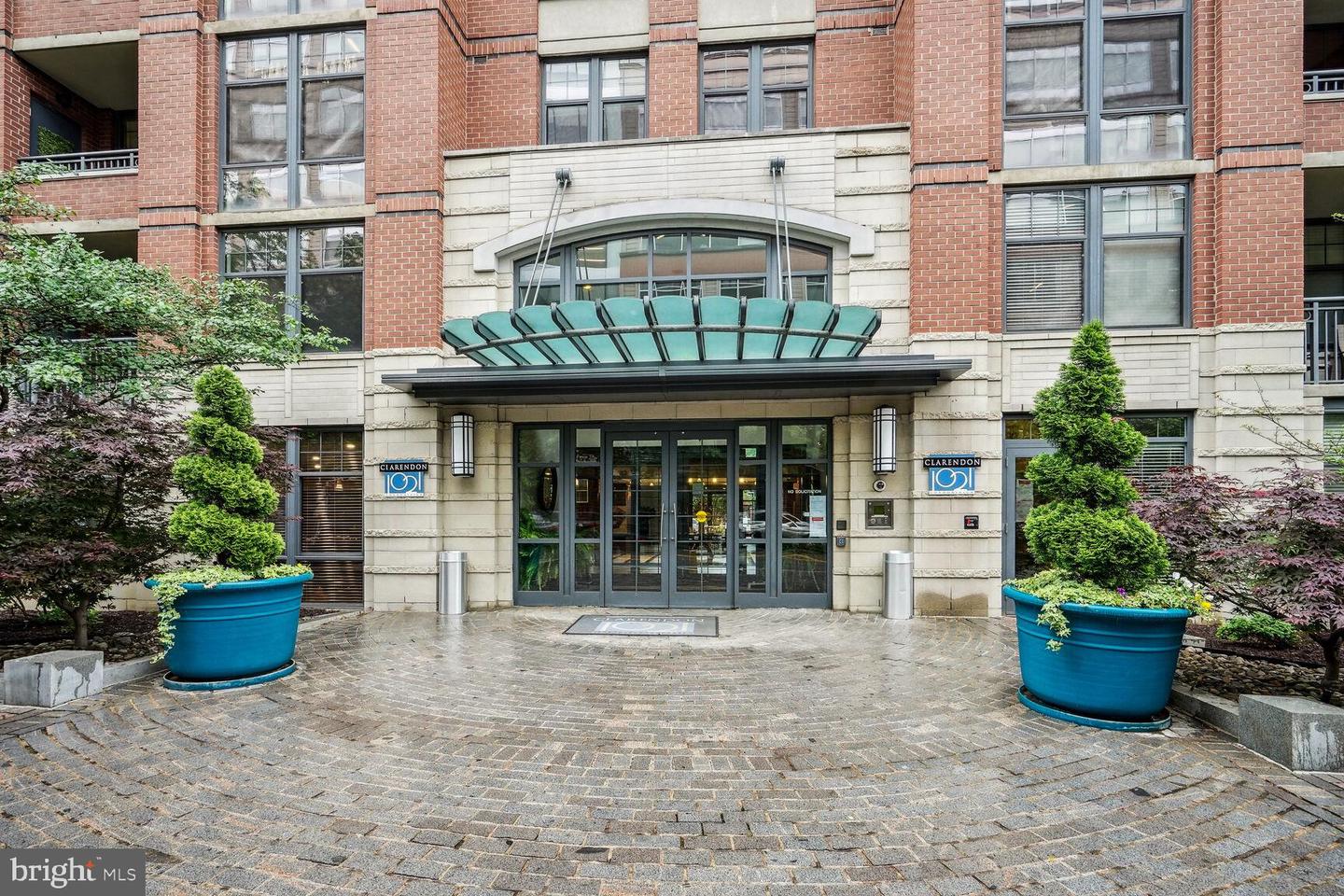 1021 N Garfield Street #320, Arlington
