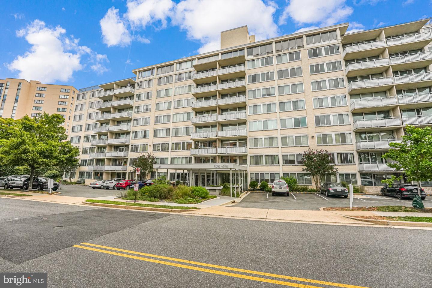 1301 S Arlington Ridge Road S #302, Arlington