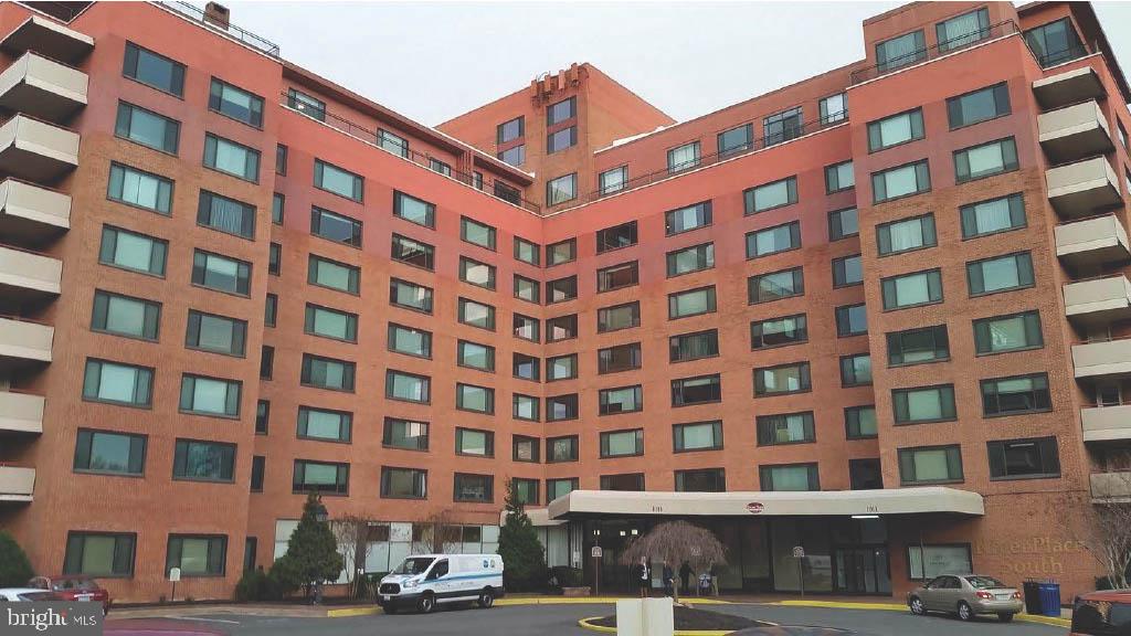 1011 Arlington Boulevard #1043, Arlington