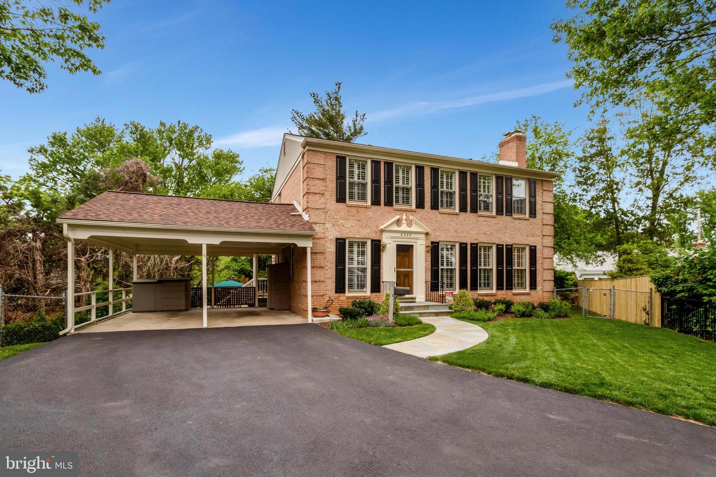 6323 22nd Road N, Arlington