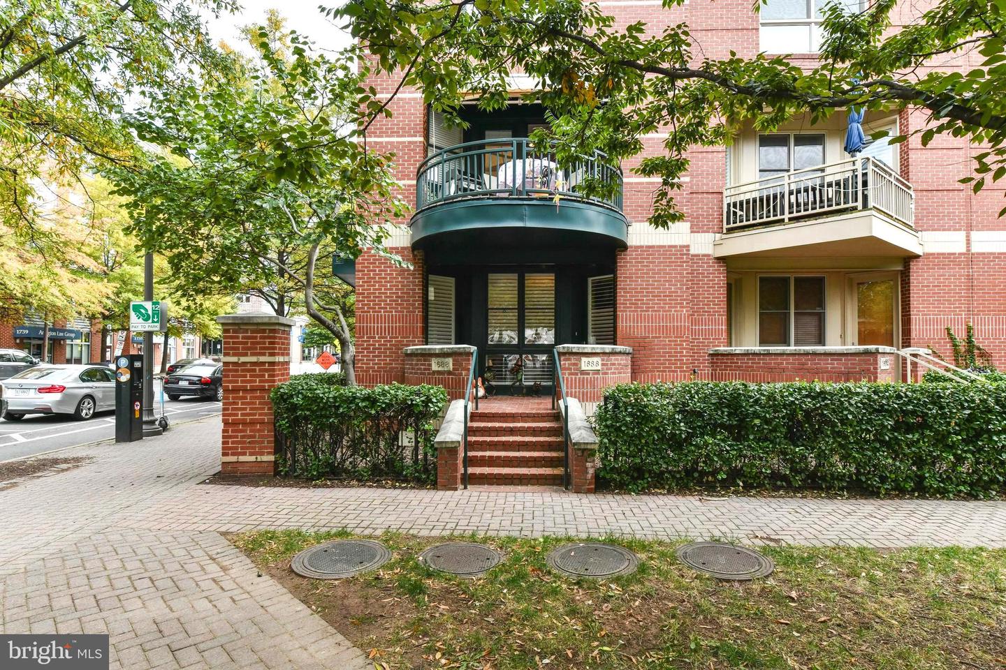 1688 N Quinn Street, Arlington