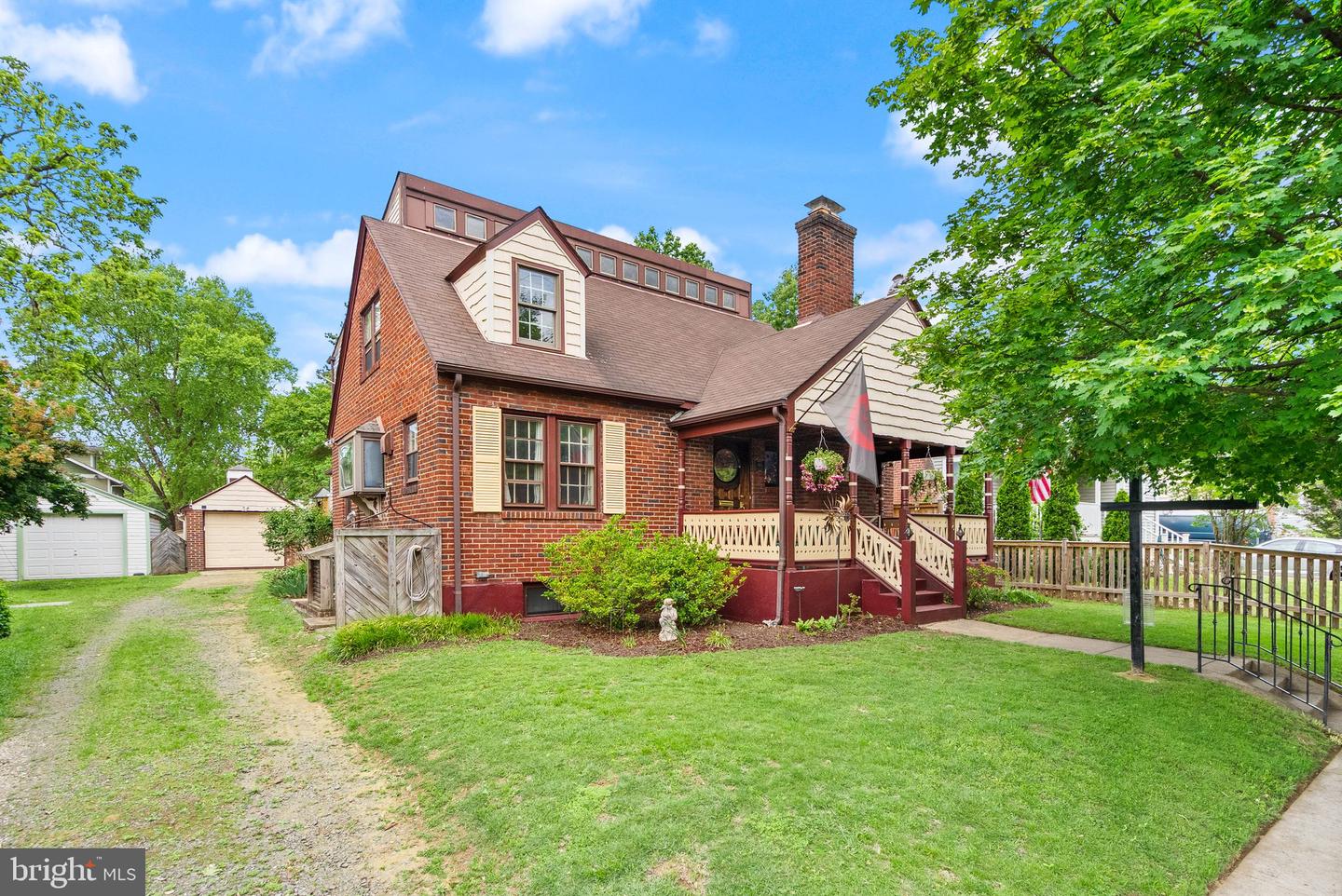 416 S Adams Street, Arlington