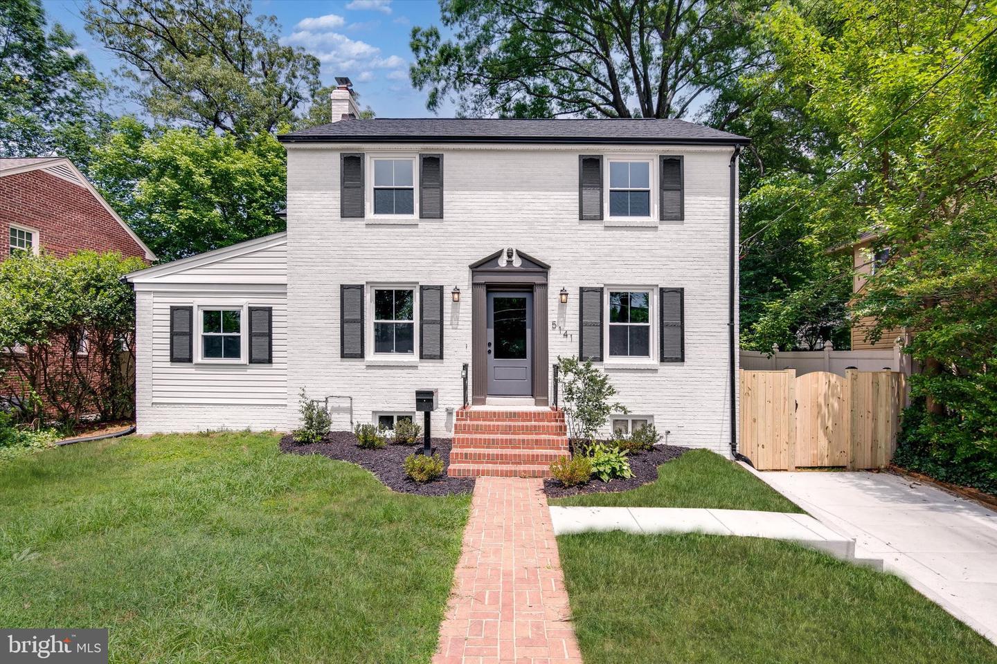 5141 10th Street N, Arlington