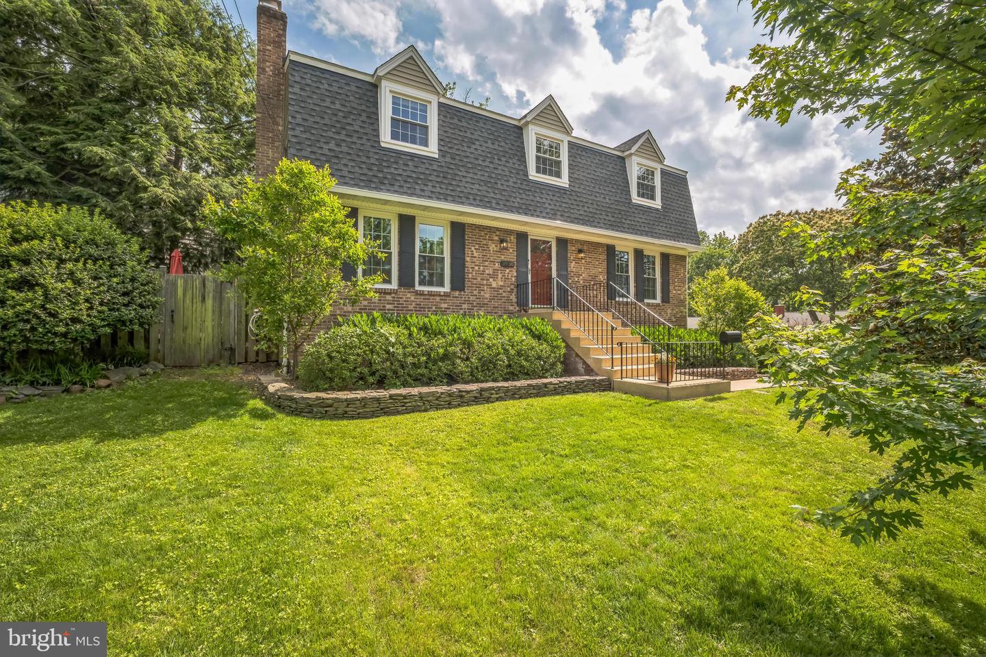 3930 6th Street S, Arlington