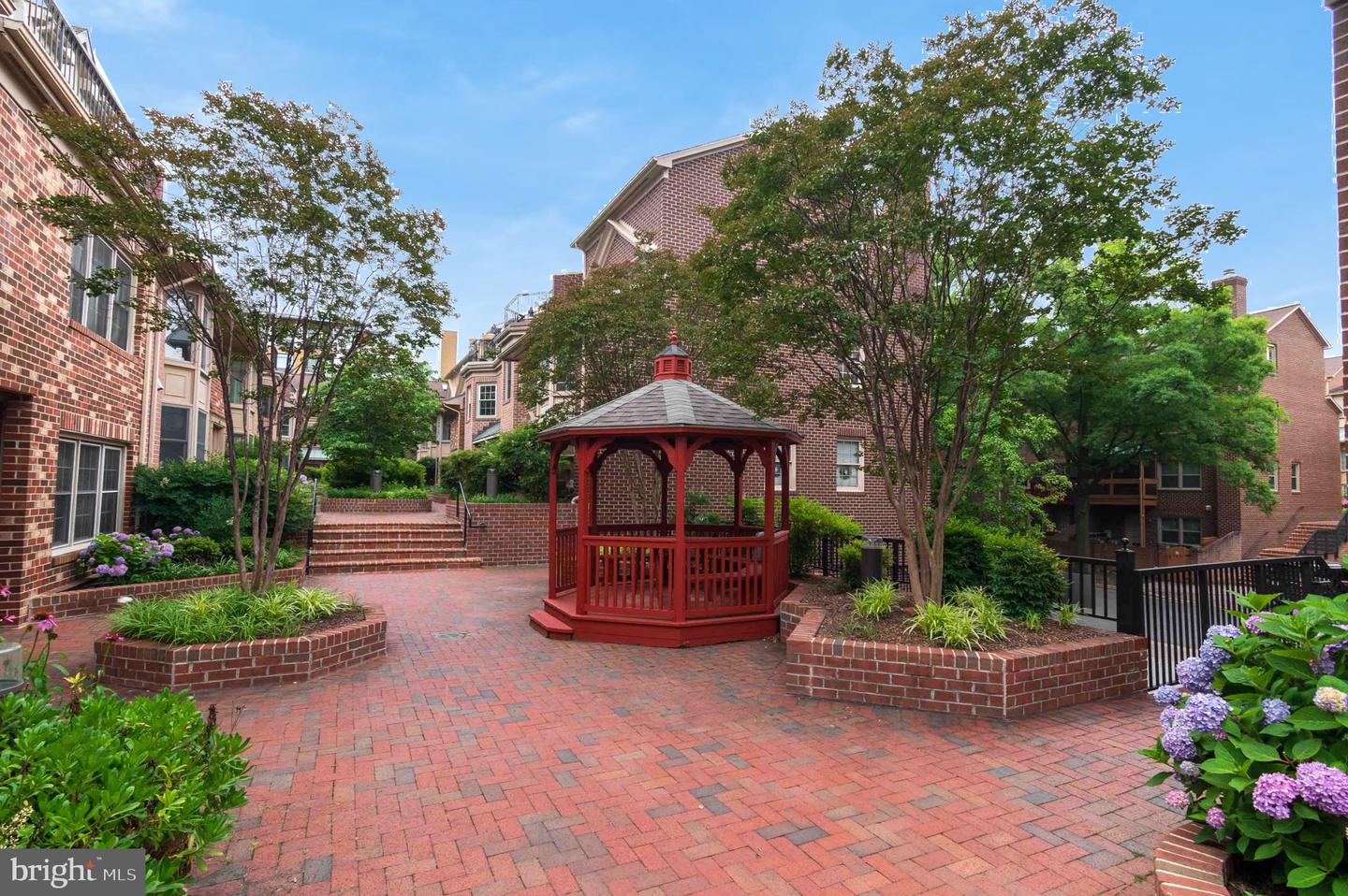 611 N Tazewell Street, Arlington