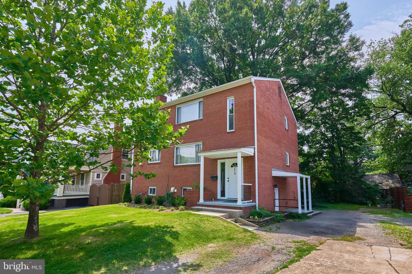 618 19th Street S, Arlington