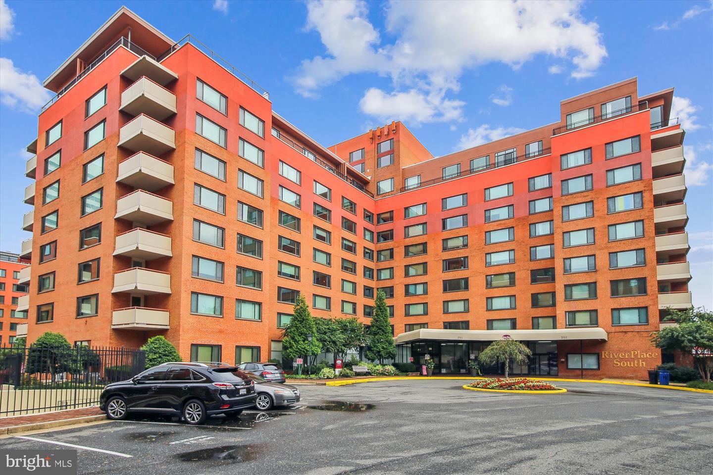 1121 Arlington Boulevard #724, Arlington