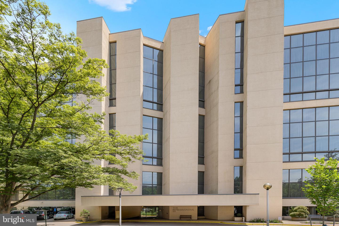 1101 S Arlington Ridge Road #214, Arlington