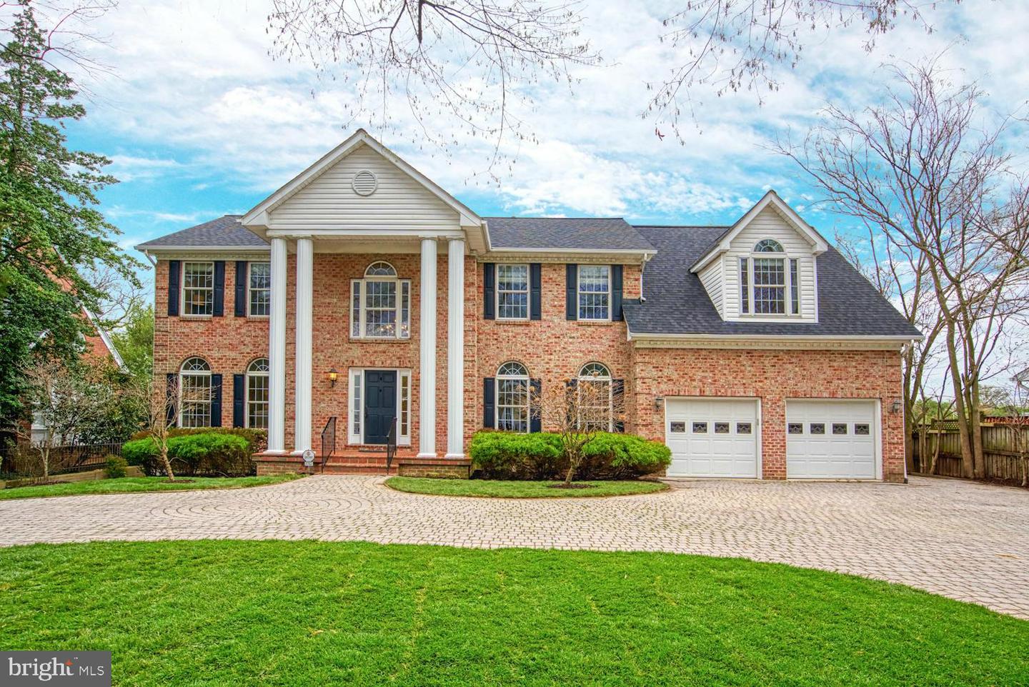 1702 S Arlington Ridge Road, Arlington