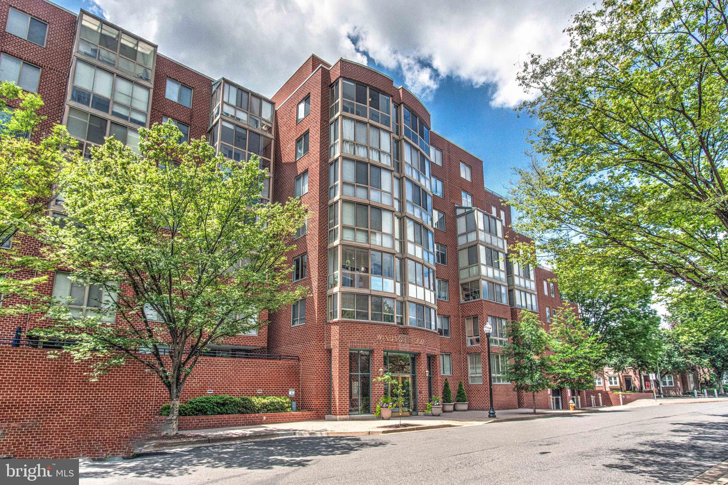 1050 N Taylor Street #1-201, Arlington