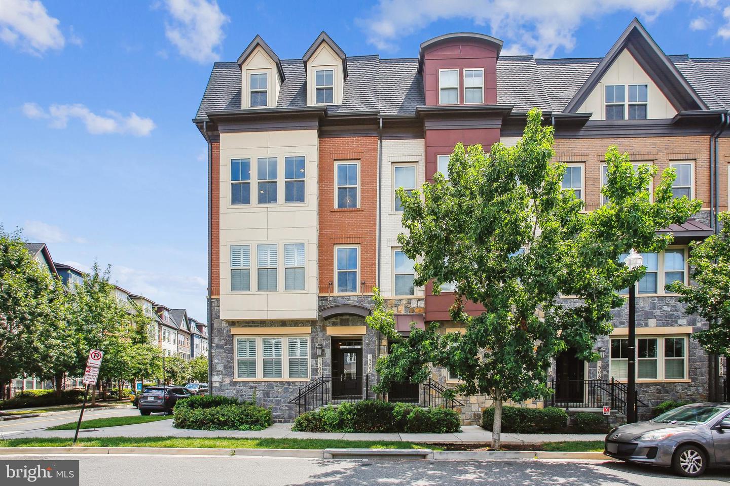 1302 S. Rolfe Street, Arlington