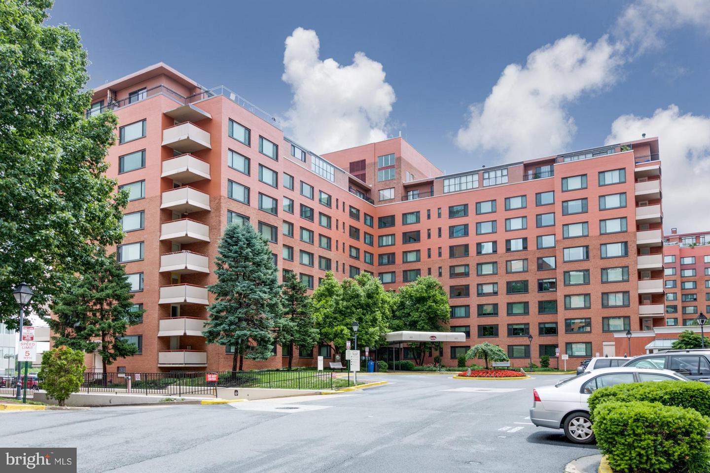 1021 Arlington Boulevard #647, Arlington