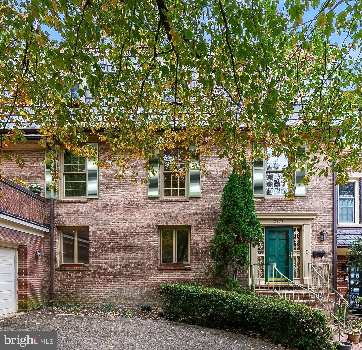 2424 S Queen Street, Arlington