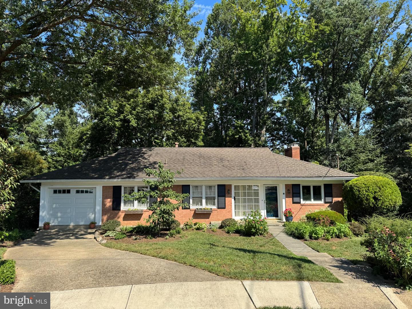 3818 N Ridgeview Road, Arlington
