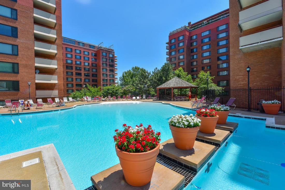 1121 Arlington Boulevard #526, Arlington