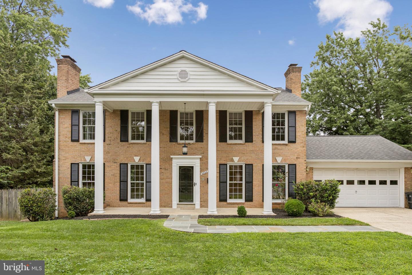 4893 35th Road N, Arlington
