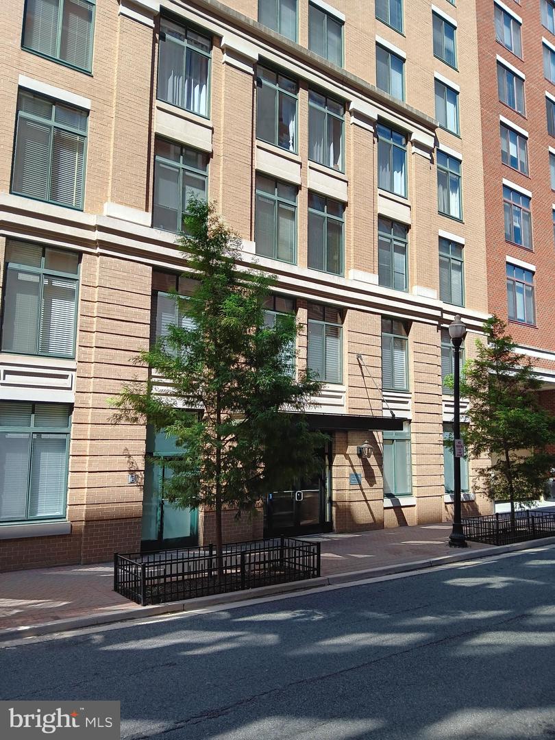 1205 Garfield Street #808, Arlington