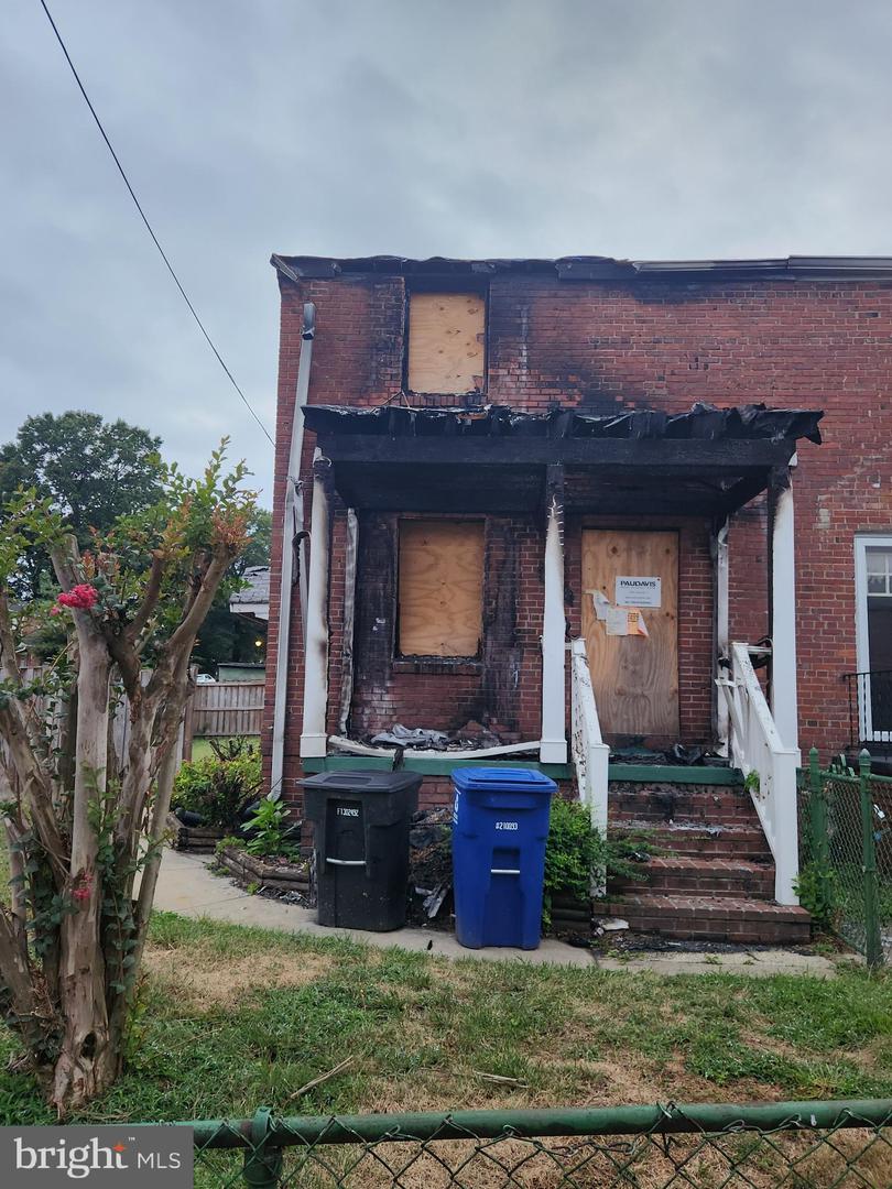 2448 S Monroe Street, Arlington