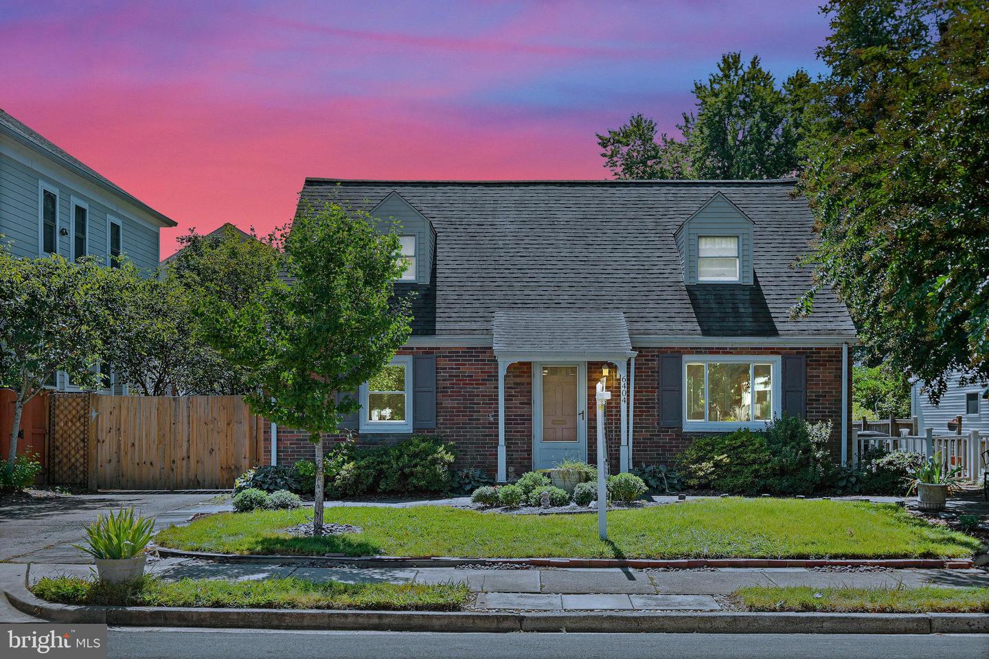 6404 27th Street N, Arlington