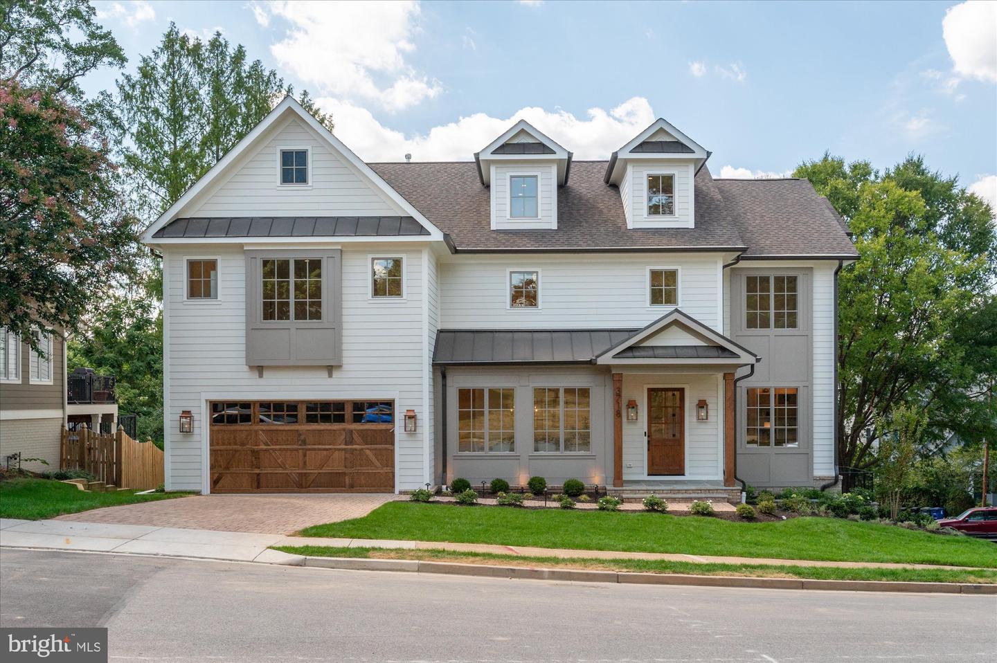 3718 N Woodrow Street, Arlington