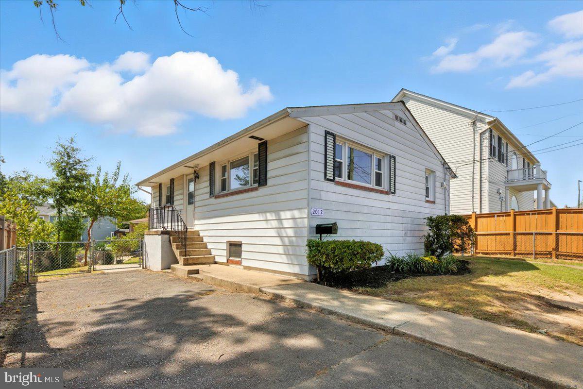 2012 S Lincoln Street, Arlington