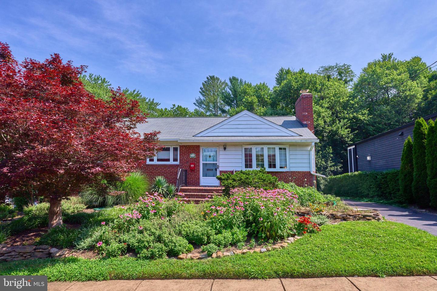 5255 32nd Street N, Arlington