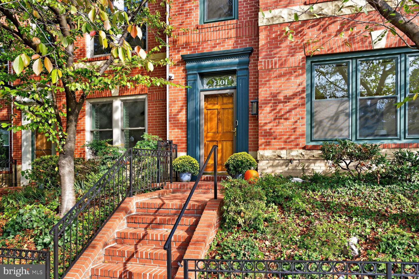 3301 Washington Boulevard, Arlington