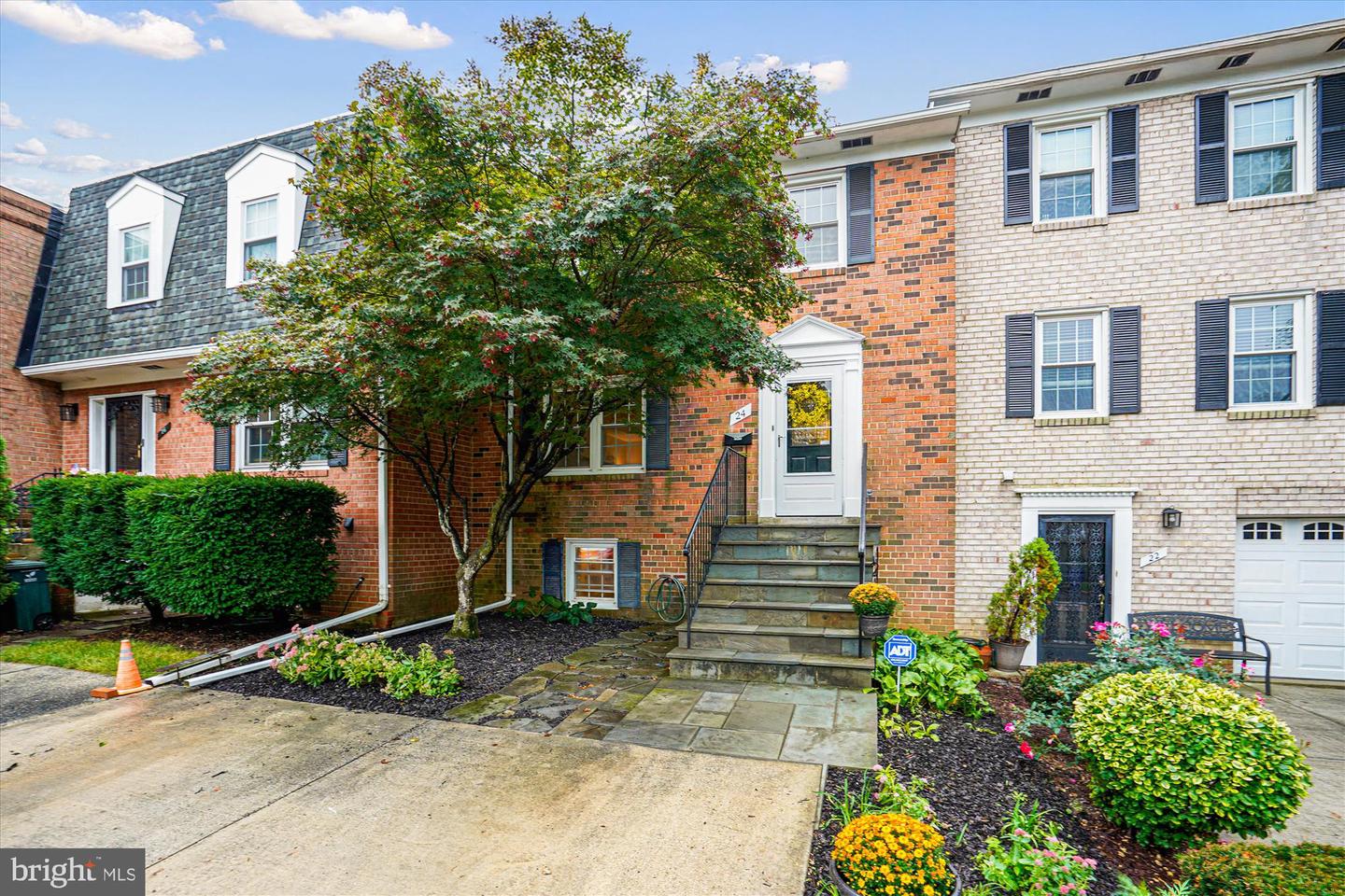 24 S Abingdon Street, Arlington