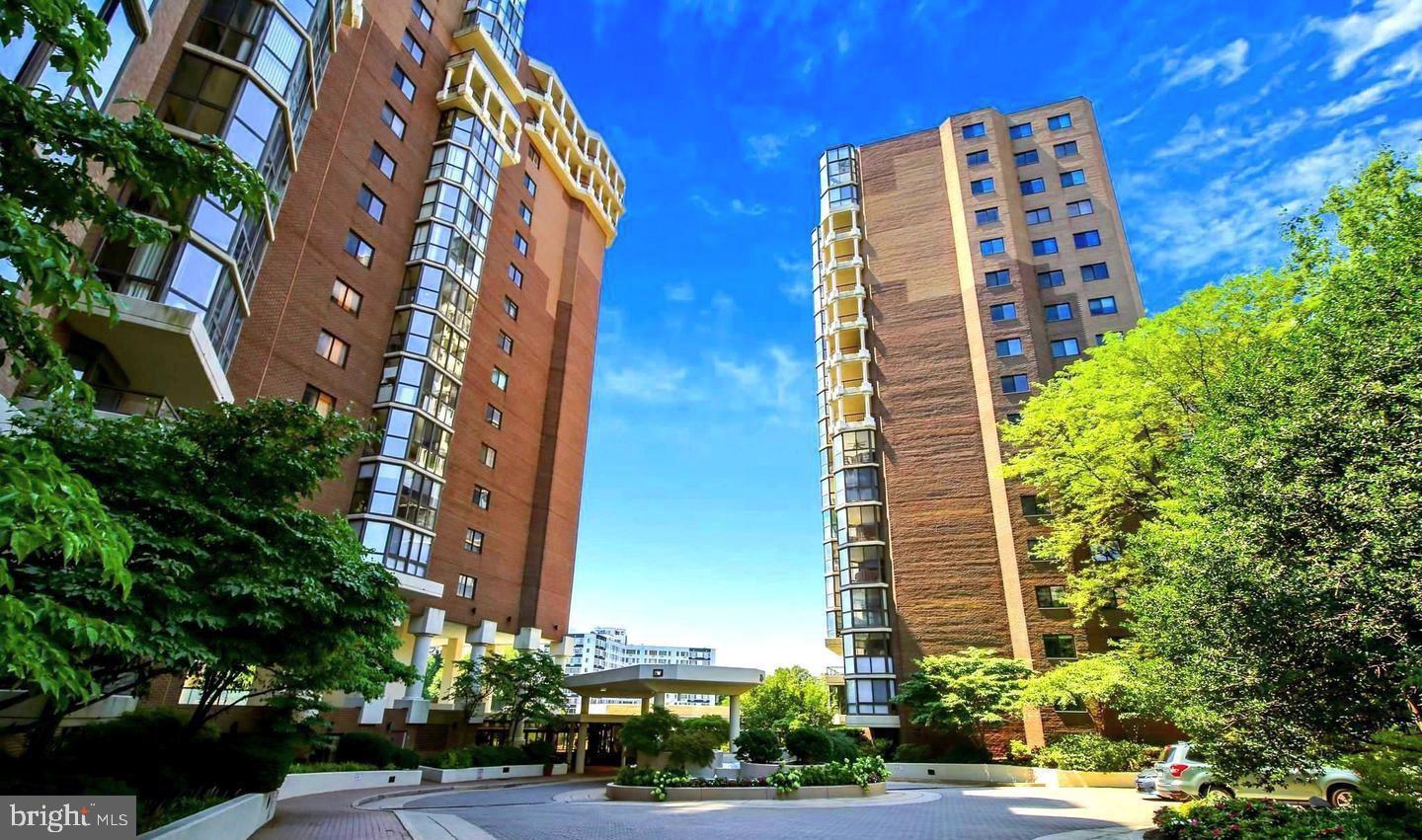 1600 N Oak Street #1204, Arlington
