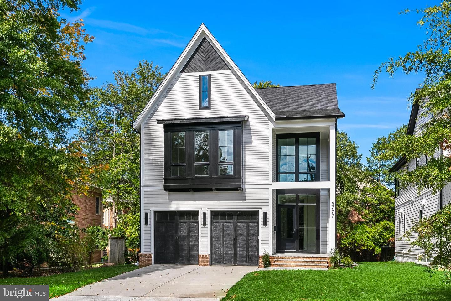 4777 26 Street N, Arlington